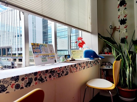 美らっくす仙台駅東口店の待合スペース